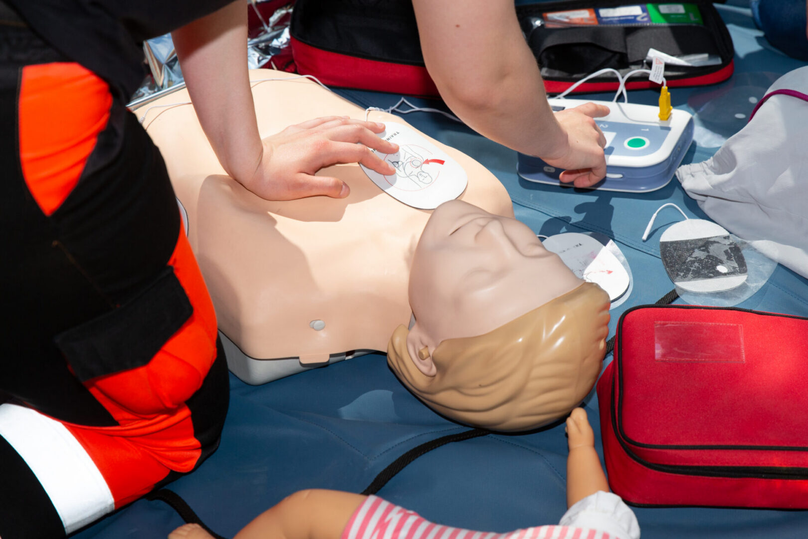 First aid training,resuscitation demonstration